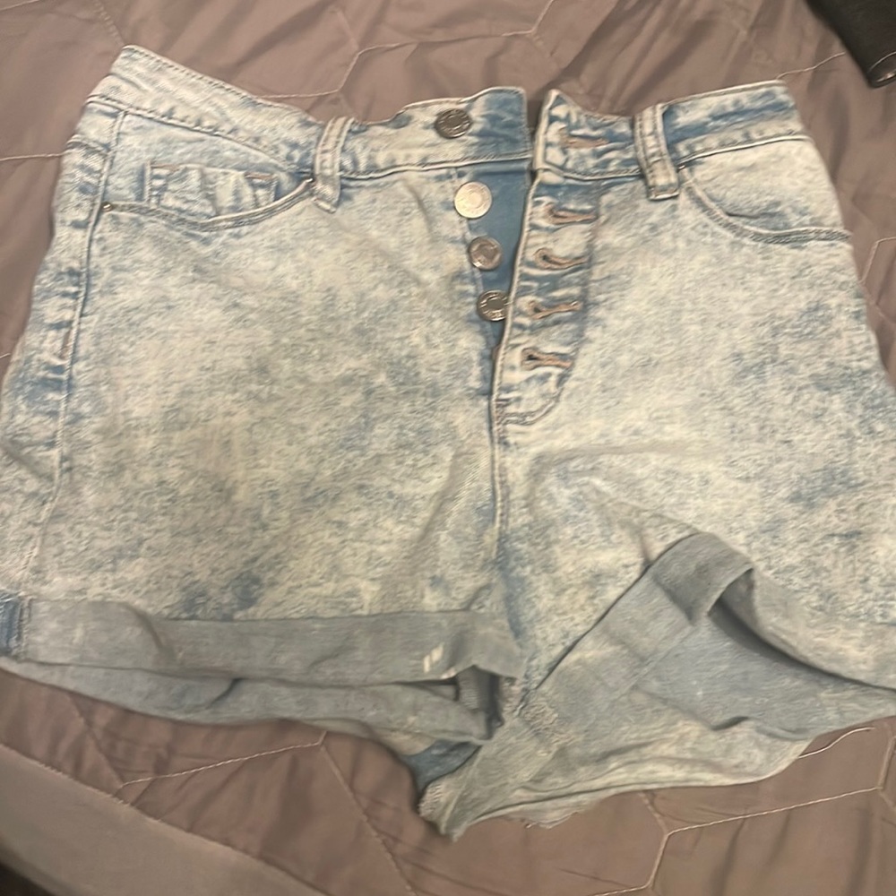 White high waisted shorts